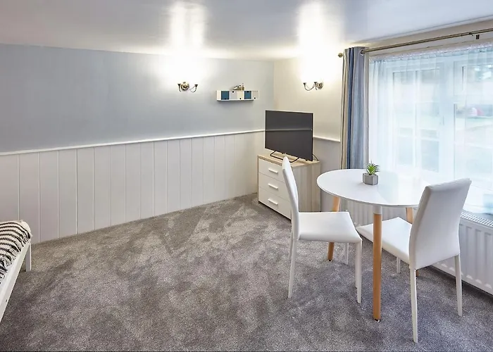 Host & - Princess Place *