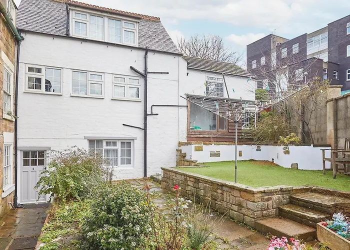 Host & - Princess Place Whitby