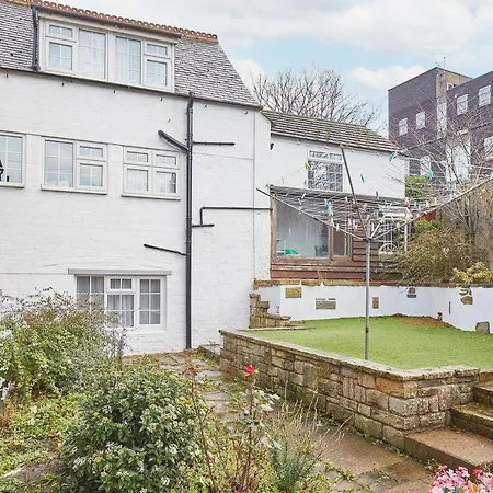 Host & - Princess Place 惠特比