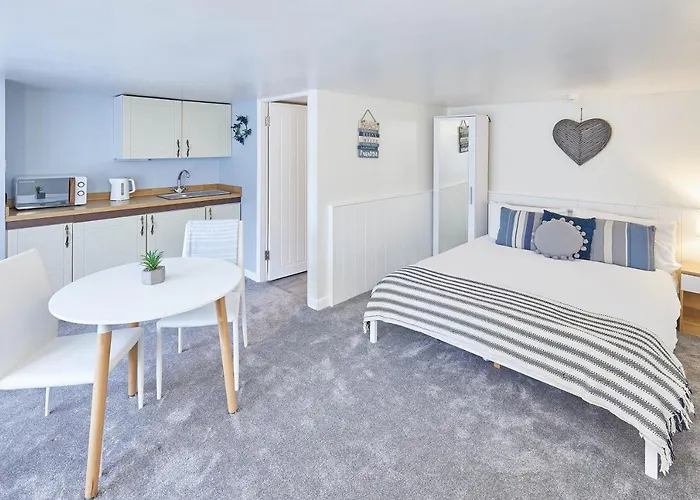 Host & - Princess Place